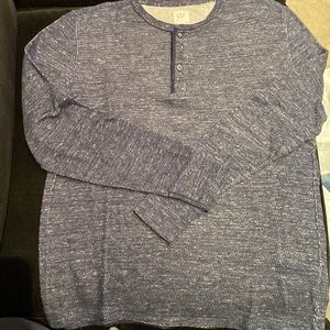 Mens Gap size small 2 button waffle knit Henley